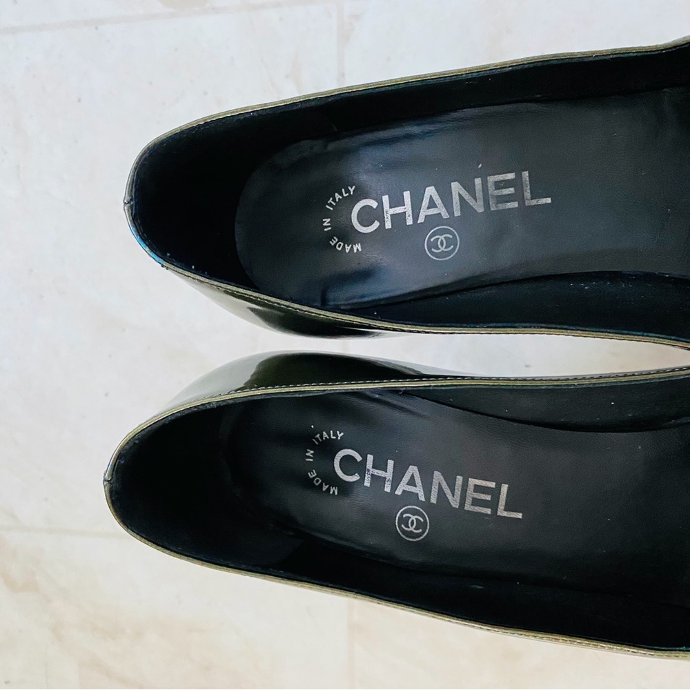 Chanel Made in Italy Interlocking CC Logo Green Patent Leather Pumps Heels 7.5 - Picture 9 of 12
